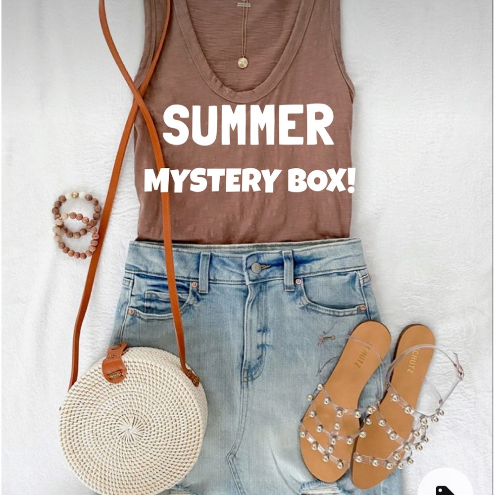 1 HR FLASH SALE ‼️ SUMMER MYSTERY BOX